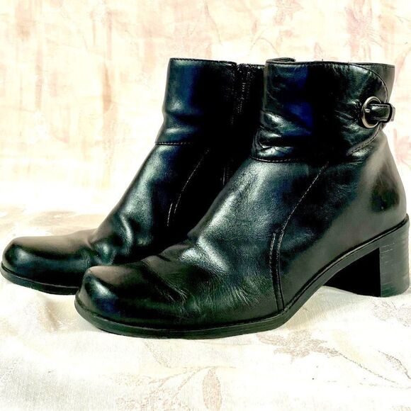 BLACK LEATHER BOOTIES by CROFT & BARROW SIZE 7 - Picture 1 of 7